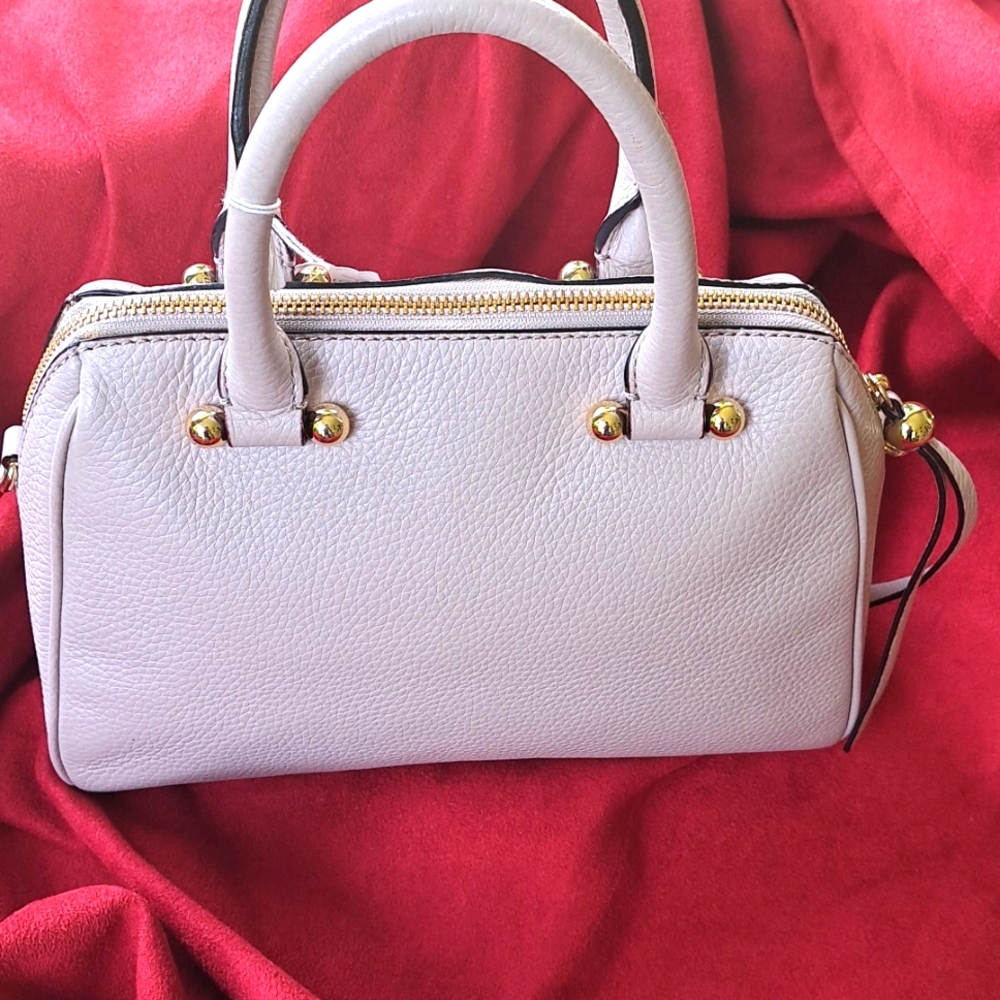 Kate Spade Leather Dove Gray, Gold Hardware NEW EXCELLENT CONDITION - Picture 3 of 13